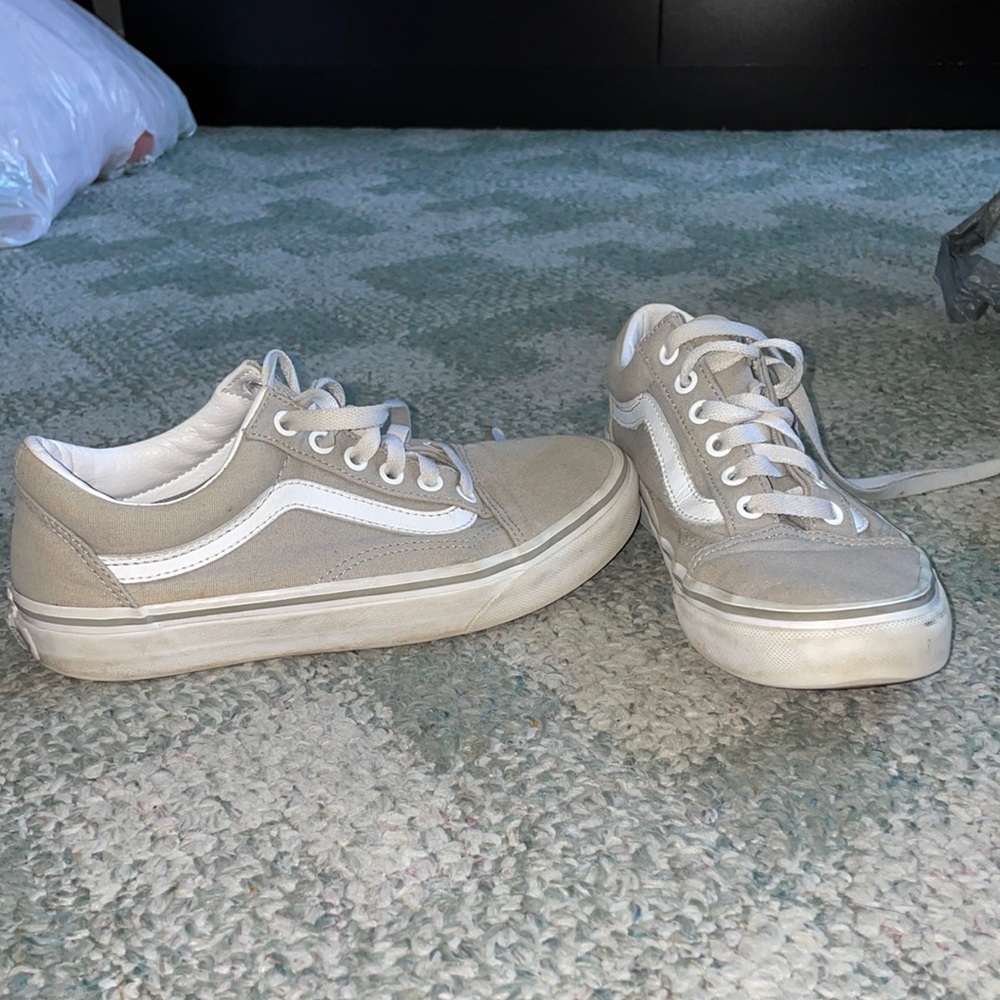 Gray Vans SIZE: 6.5